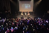 イヤホンズ「イヤホンズ 東京キネマ倶楽部で新衣装＆新シングル楽曲を初披露！ 2017年1月放送アニメの主題歌担当に決定」1枚目/4