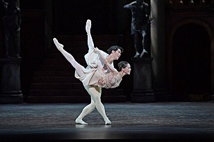 「新国立劇場バレエ『ロメオとジュリエット』言葉より雄弁なマイムが物語を紡ぐマクミラン版」