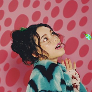 「安田レイ 「かわいい！」と話題になる動画とともに“謎のカウントダウン”」