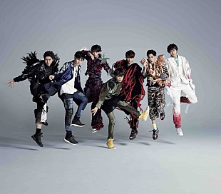 「超特急がダイバーシティ東京を7色に染める！ イルミネーション「DRAMATIC Illumination」特別映像なども放映」