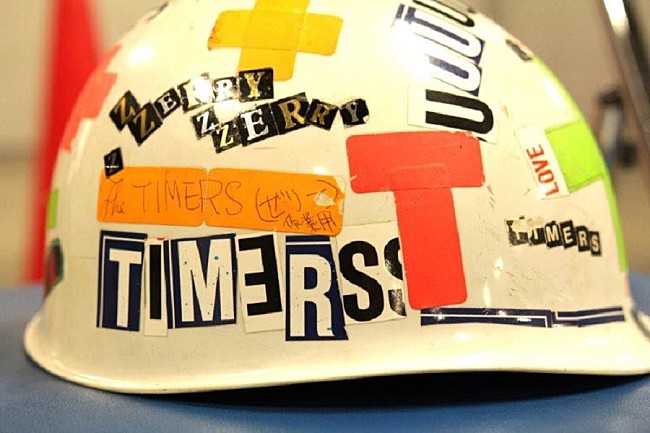 ＴＨＥ　ＴＩＭＥＲＳ「THE TIMERSの衣装がタワーレコード新宿店で展示決定」1枚目/9