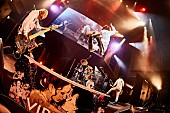 ＳｕＧ「SuG【VersuS】東京2daysはポップでカラフルな極彩SuG勝利！ 決着は12/30豊洲PIT“重要なカウントダウンの始まり”」1枚目/6