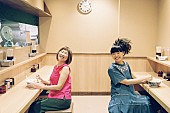 矢野顕子「矢野顕子×上原ひろみ、【ラーメンな女たち】のライブ盤リリース決定」1枚目/1