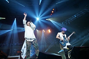 「UVERworld、恒例のクリスマスライブで新曲リリースを事務所社長がフライング発表」