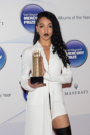 「FKAツイッグス、ナイキによるキャンペーンのクリエイティブ・ディレクターに就任＆新曲を公開」