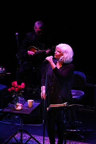 「カウボーイ・ジャンキーズ東京公演レポート、円熟味を湛えた演奏に心から酔わされる夜」