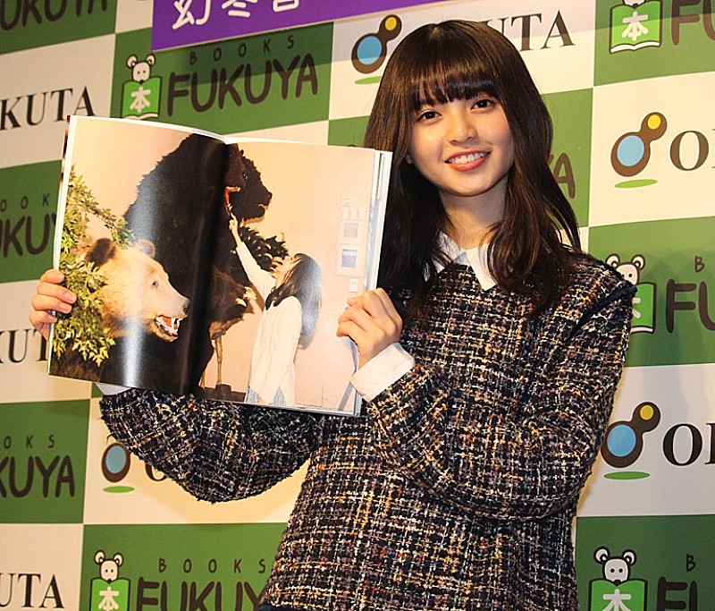 齋藤飛鳥、初のソロ写真集は「ほぼほぼ素」 「これを見る人がいるんだ…」 | Daily News | Billboard JAPAN