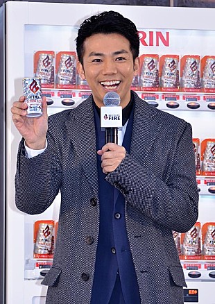 「綾部祐二、手渡しイベントで握手求められず　「私アメリカに行っちゃうんですよ！」」