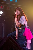 「トミタ栞、音楽活動における新たなスタート！ 第二の故郷“横浜”で上京時を綴った「300」から感じる温もり… そして本日2/1は誕生日、東京公演＠渋谷クアトロ開催」1枚目/1