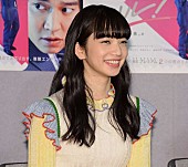 小松菜奈「小松菜奈、連続ドラマ初主演！「素直にうれしかった」　小出恵介、想像以上のおばかキャラに「抜け作」と自嘲」1枚目/1