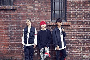 「ダンスボーカルグループの新星 GRiT、結成日の初配信番組も大好評!? 大きな一歩を踏み出した彼らがいよいよパフォーマンス」