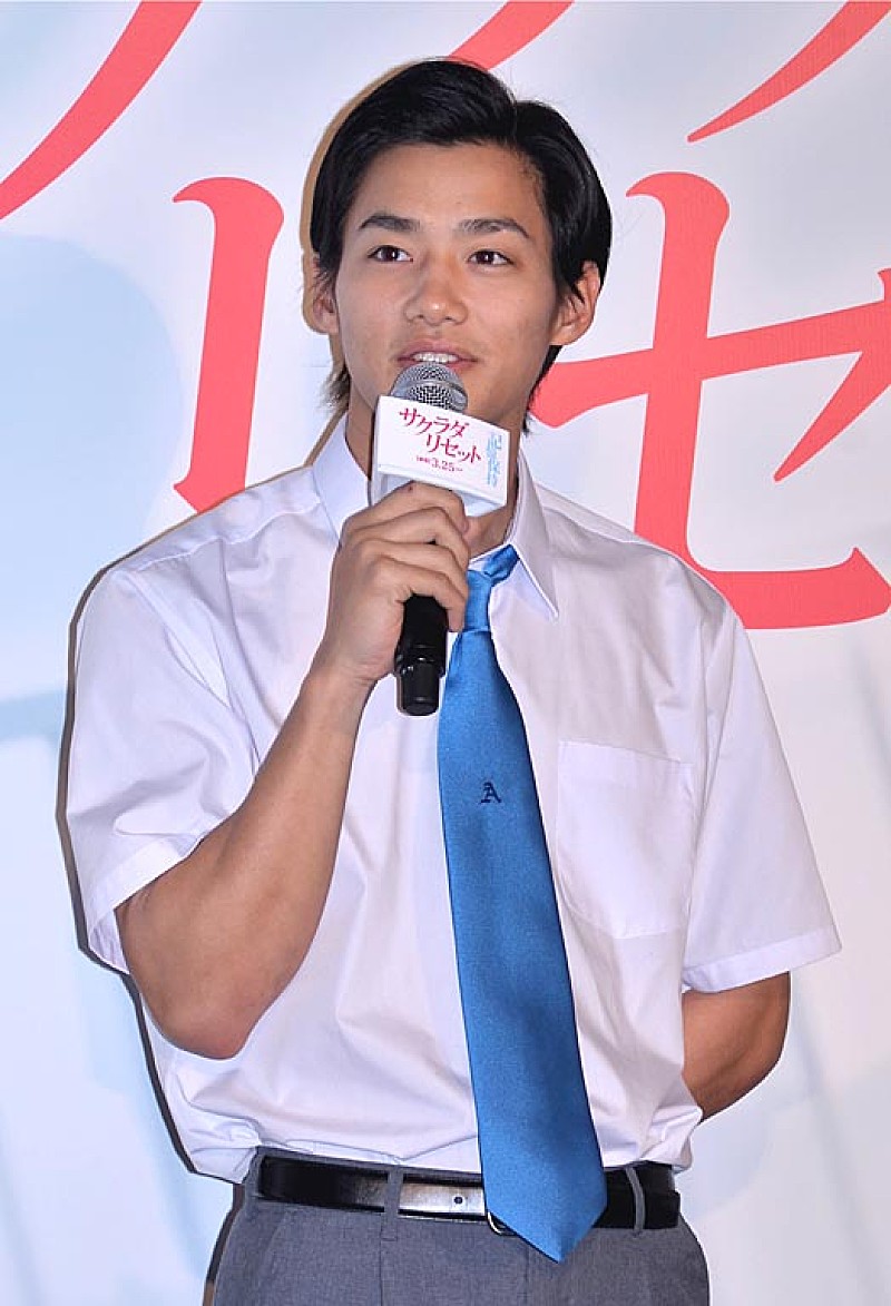 野村周平 かわいい の声援に 知ってる知ってる 普段がバカみたいな 扱いに不満も Daily News Billboard Japan