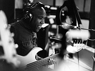 「ネイザン・イースト、来日公演前日に【NATHAN EAST VIP ファンミーティング】を開催」