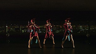 「Perfume、東京タワーと夜景をバックに「TOKYO GIRL」を生披露」