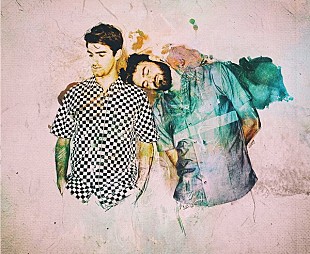 「ザ・チェインスモーカーズ、人気モデル出演の「パリ」MV公開＆リミックスEPリリース」