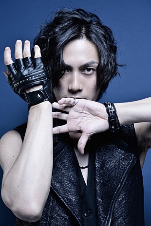 「加藤和樹 10周年ライブファイナル生中継！ 本人アップだけを追う「KAZUKIだけカメラ」映像も」