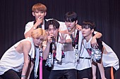 ＭＹＮＡＭＥ「週間アルバム1位獲得のボーイズグループ MYNAMEがライブツアーで3000人動員、生中継視聴者は43万人超」1枚目/8