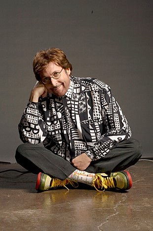 「スティーヴン・ビショップ、来日公演前にインストア・イベントを開催」