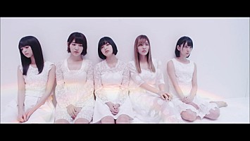 坂道AKB「誰のことを一番 愛してる？」MV公開、センターは欅坂46平手友梨奈 | Daily News | Billboard JAPAN