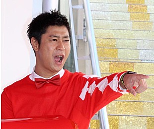 「パンサ－尾形、フラッシュモブでプロポ－ズ成功！　“あいちゃん”のすてきなところは「お尻です！」」