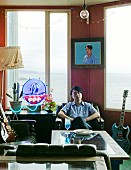 「ゼロ年代以降の音楽シーン重要ギタリスト=カシーフが初のオリジナル・アルバムを発表」1枚目/2