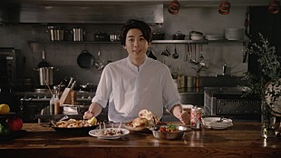 「高橋一生が笑顔でタコを…！？　ＷＥＢム－ビ－が公開に」