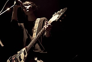 「ART-SCHOOL『Cemetery Gates』リリース・ライブ、穢れなき笑顔で「I hate myself」を掲げるバンドの未来」