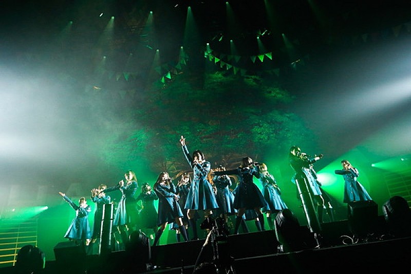 欅坂46、1年間の集大成と再スタートのアニバーサリーライブ | Daily