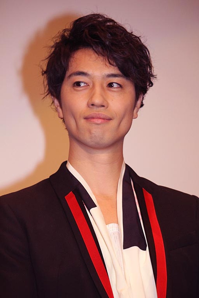 「斎藤工「排泄物の目線」を追体験！？　豊川悦司も立ち○○○の話で対抗」1枚目/1