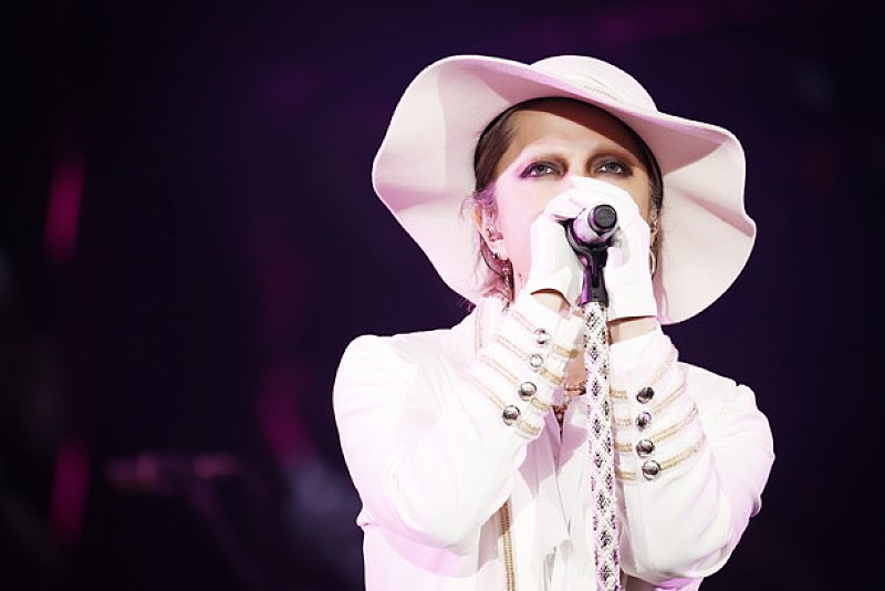 L Arc En Ciel 25周年記念の東京ドーム公演 今日の笑顔に報われます Hydeの瞳にも涙 Daily News Billboard Japan