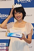 新垣結衣「新垣結衣、新ＣＭで涙の演技を披露　「喜怒哀楽をあまり気付いてもらえない」」1枚目/1