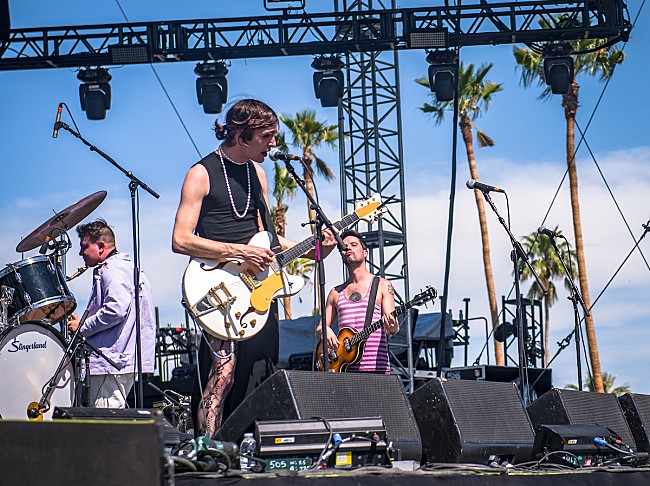 ケンドリック・ラマー「Ezra Furman (Photo: Charles Reagan Hackleman / Courtesy of Coachella)」31枚目/34