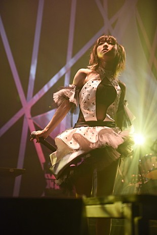 「綾野ましろ 「不器用だから…」歌で真っ向勝負！ 挑み続ける仲間たちと出会い感じた“生まれてきた意味”」