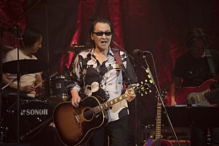 「井上陽水 圧倒的なライブ、スベらないトーク！ コンサートツアー東京公演レポート到着」