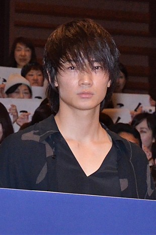 「綾野剛「発想が完全にアスリ－ト」　撮影前に２カ月間のフィジカル特訓」