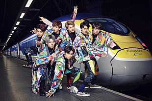 「超特急 メンバーカラーのサンダル発売！『WEGO』フリーペーパーでも特集」