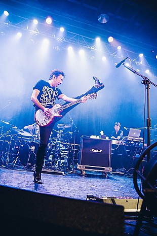 「布袋寅泰、凄烈なパフォーマンスで台北＆香港ファンを完全ノックアウト」