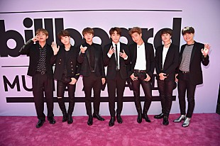 「防弾少年団（BTS）、【2017 BBMAs】を振り返る「敬意と感謝を直接ファンに」」