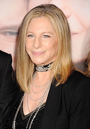 「バーブラ・ストライサンド、14年間生きた愛犬の死を報告」