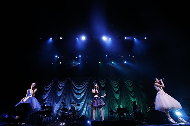 Kalafina、ニュー・シングル『百火撩乱』を発表＆来年のデビュー10周年記念日には武道館ワンマン