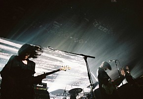 THE NOVEMBERS、敬愛するblgtzと共に完成させた「美しい日 