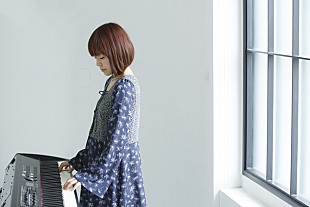 「川嶋あい 恋愛を“手”のみで表現したMV公開」