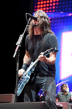 「フー・ファイターズ、アイスランドで新曲を初披露」