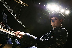 「H ZETT M、約4年半ぶりのソロアルバムを引っ提げ【独演会】を開催」