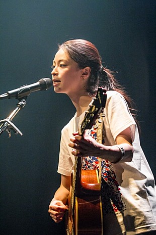 「片平里菜 対バン企画初日にGoose houseとセッション！ LIVE DVDのリリースも決定」