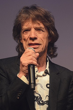 「ミック・ジャガー、新聞の社説に救われた過去を明かす」
