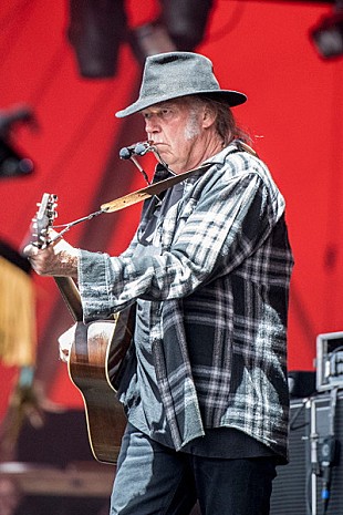 「ニール・ヤング、愛国心溢れる新曲「Children of Destiny」のMVを公開」