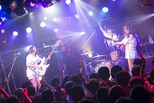 「Chelsy 渋谷QUATTROワンマン超満員大団円！ 3人の個性によるシナジー効果で圧倒的“多幸感”」