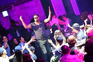 「“Mr. Lover Lover”シャギー ファン待望の来日公演がついにスタート」