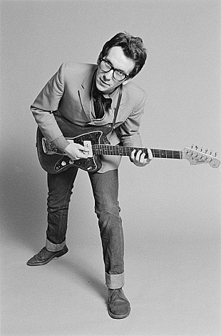 「祝40周年！　エルヴィス・コステロのデビューAL『マイ・エイム・イズ・トゥルー』収録曲を米ビルボードがランキング」